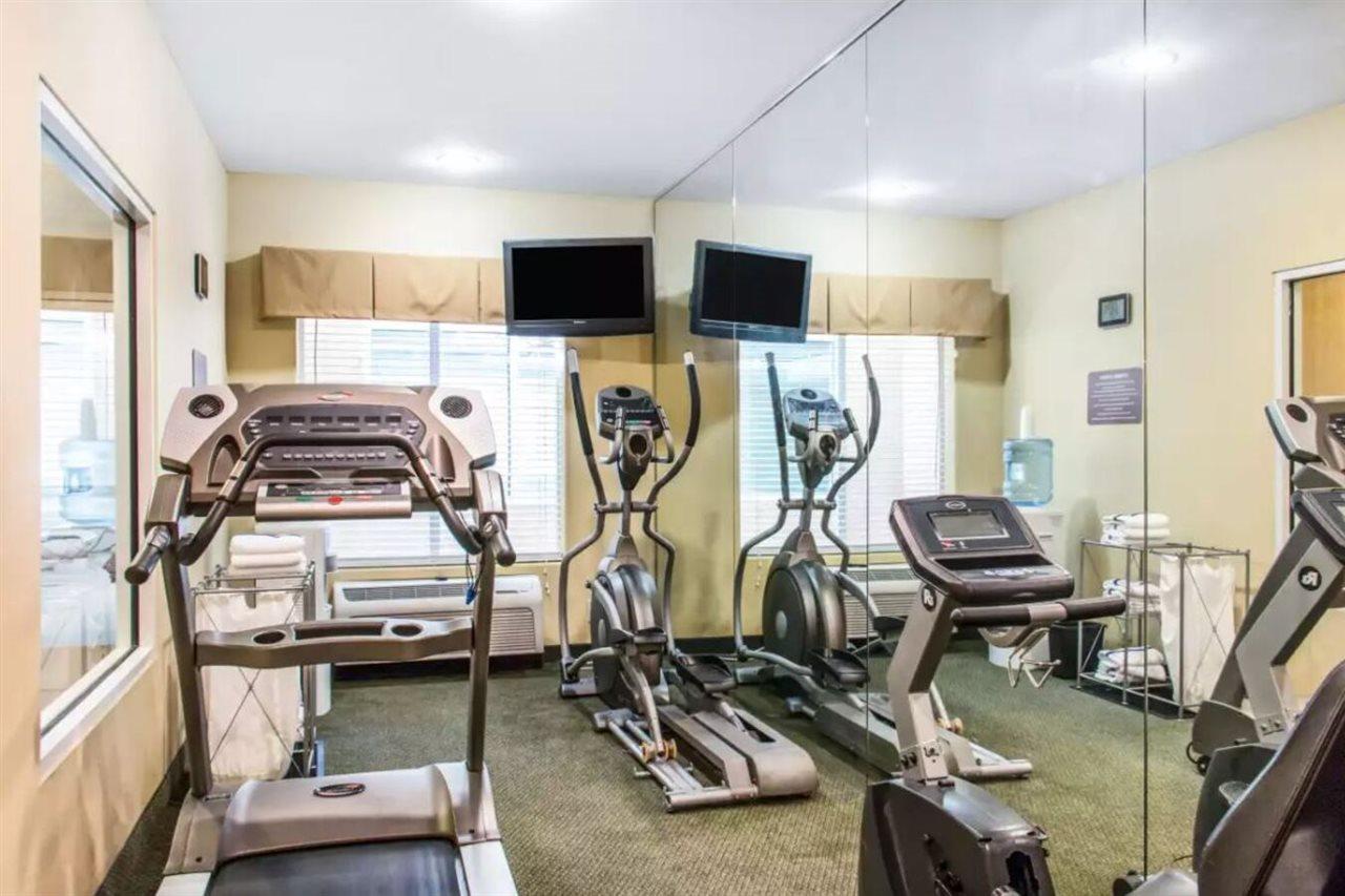 Sleep Inn & Suites Пуулър Екстериор снимка