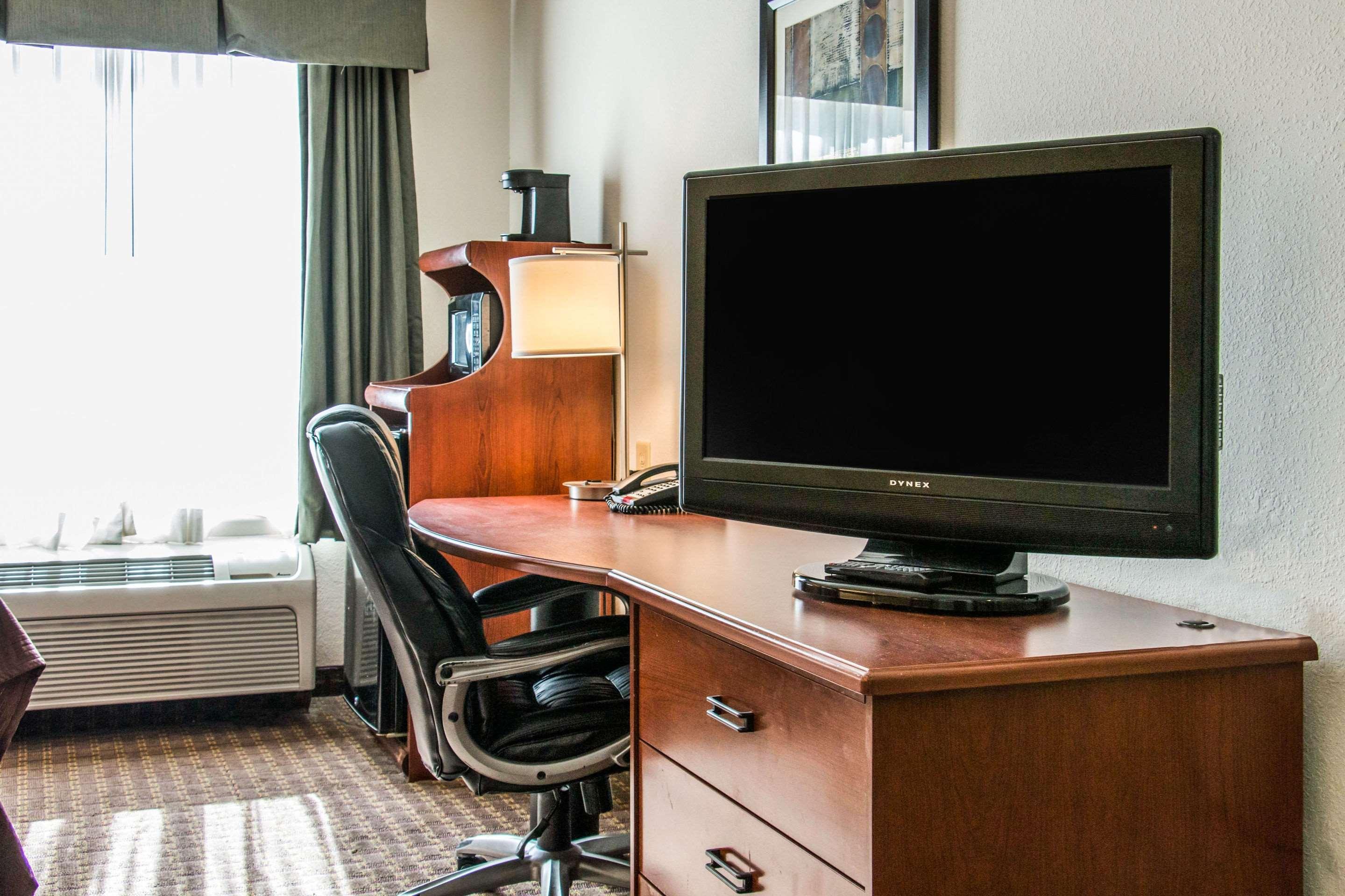 Sleep Inn & Suites Пуулър Екстериор снимка