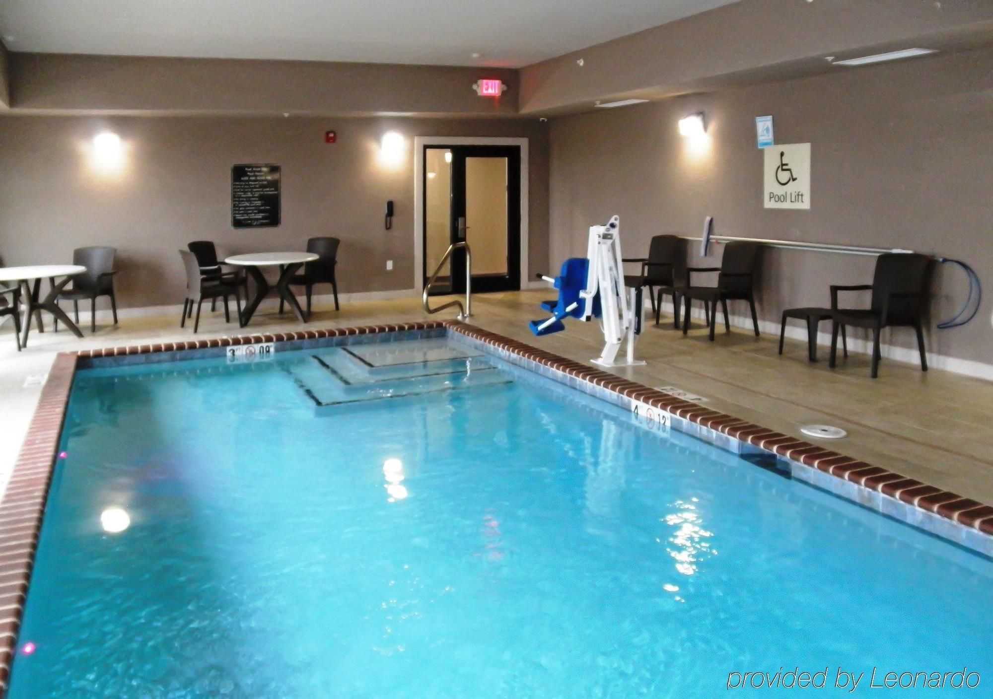 Sleep Inn & Suites Пуулър Екстериор снимка